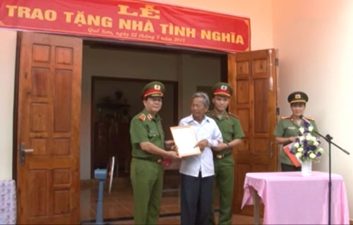 Học viện CSND trao tặng nhà tình nghĩa tại Quảng Nam